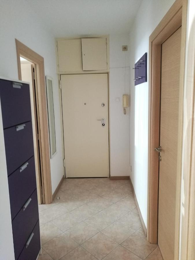 Nice And Cozy Two Single Bed Room Split Exterior foto